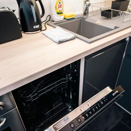 Anavrin Apartman Free Parking Apartment Pecs Exterior photo