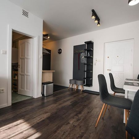 Anavrin Apartman Free Parking Apartment Pecs Exterior photo