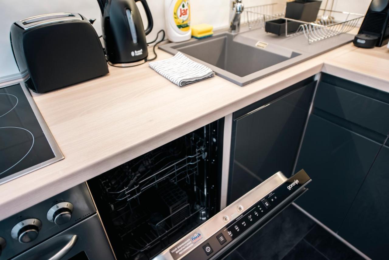 Anavrin Apartman Free Parking Apartment Pecs Exterior photo
