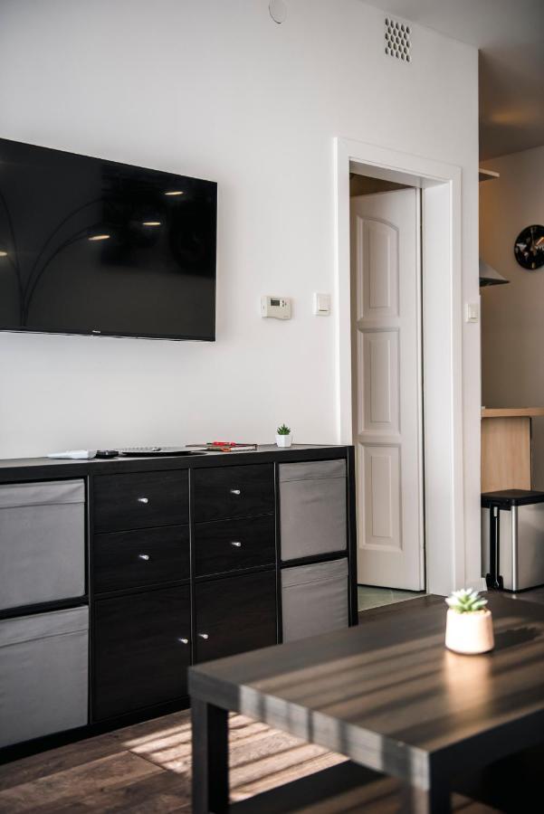 Anavrin Apartman Free Parking Apartment Pecs Exterior photo