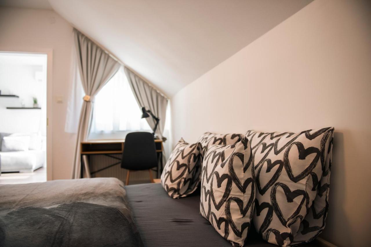 Anavrin Apartman Free Parking Apartment Pecs Exterior photo