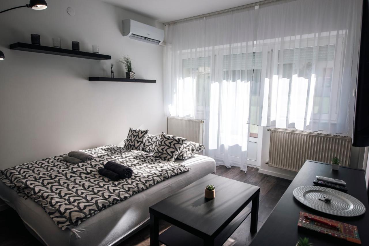 Anavrin Apartman Free Parking Apartment Pecs Exterior photo